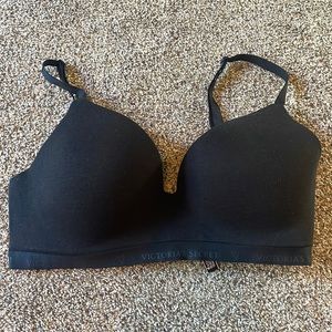 NWOT VS T Shirt Bra